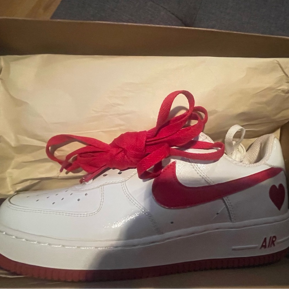NWT VALENTINES 💘 woman’s Air Force 1’s - Picture 10 of 11